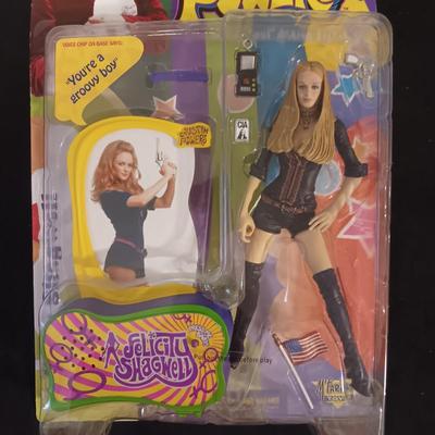 NEW AUSTIN POWERS "VANESSA KENSINGTON" & "FELICITY SHAGWELL"