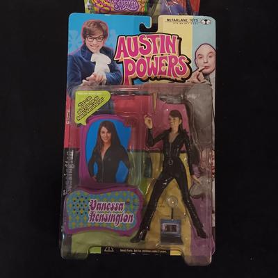 NEW AUSTIN POWERS "VANESSA KENSINGTON" & "FELICITY SHAGWELL"