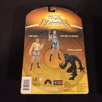 NEW TOMB RAIDER "LARA CROFT IN WETSUIT" & THE BATMAN "SELINA KYLE