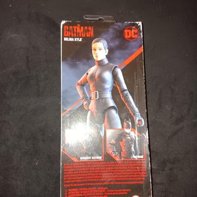 NEW TOMB RAIDER "LARA CROFT IN WETSUIT" & THE BATMAN "SELINA KYLE