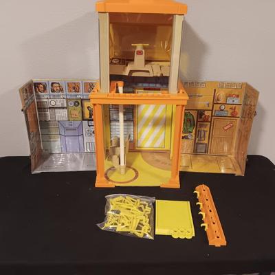 1972 GI JOE ADVENTURE TEAM HEADQUARTERS