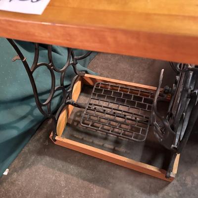 Beautiful Table with Sewing Machine Bottom