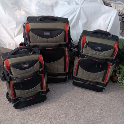 VERY NICE 3 PIECE "LUCAS" LUGGAGE SET ON 2 WHEELS