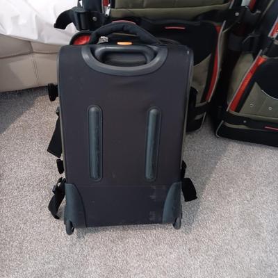 VERY NICE 3 PIECE "LUCAS" LUGGAGE SET ON 2 WHEELS