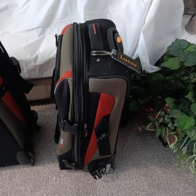 VERY NICE 3 PIECE "LUCAS" LUGGAGE SET ON 2 WHEELS