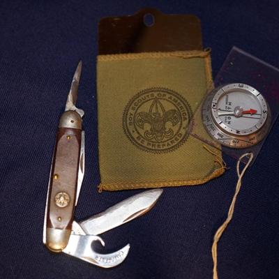 BOY SCOUT COMPASS, POCKET KNIFE AND CAMPING MIRROR IN POUCH