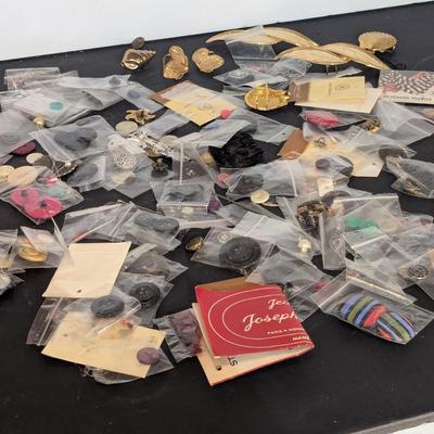 Assortment Of Vintage Buttons