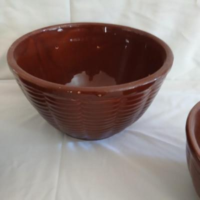 Lot Of 3 Vintage Watt Brown Nesting Mixing Bowls Oven Ware Basket Weave Pattern with Vintage Venetian Salt and Pepper Shakers Japan
