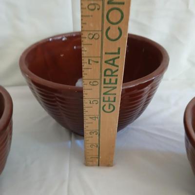 Lot Of 3 Vintage Watt Brown Nesting Mixing Bowls Oven Ware Basket Weave Pattern with Vintage Venetian Salt and Pepper Shakers Japan
