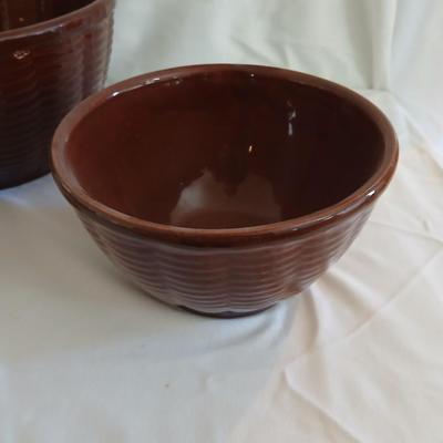 Lot Of 3 Vintage Watt Brown Nesting Mixing Bowls Oven Ware Basket Weave Pattern with Vintage Venetian Salt and Pepper Shakers Japan