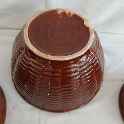 Lot Of 3 Vintage Watt Brown Nesting Mixing Bowls Oven Ware Basket Weave Pattern with Vintage Venetian Salt and Pepper Shakers Japan