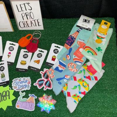 G189-Cards, socks, pins, etc
