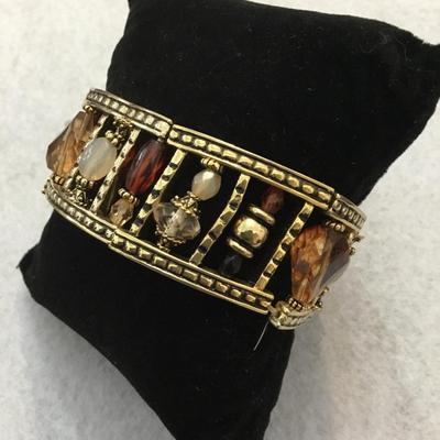 Beautiful, gold, toned stretch bracelet