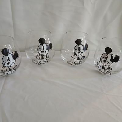 Disney Mickey Mouse Limited edition drinking glasses 15 Ounce - 2 new boxes for a total of 8 glasses!