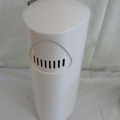 Black and Decker Electric Extra tall can opener and a Black and Decker 2 speed super chopper