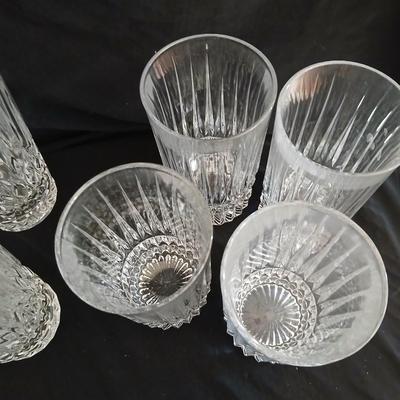 Set of 12 heavy drinking glasses - 3 different sizes - Elegant and fancy!