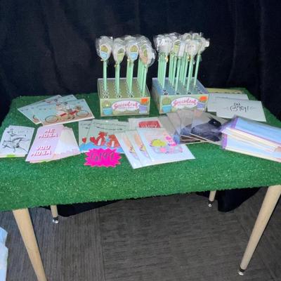 G199-Pencils and Greeting Cards
