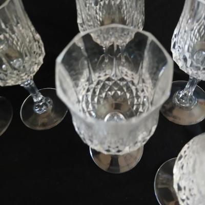 Set of 12 elegant and heavy glass stemware wine glasses