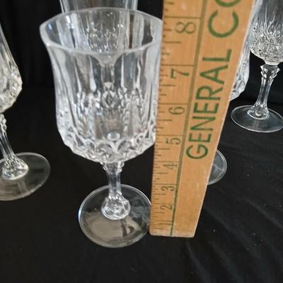 Set of 12 elegant and heavy glass stemware wine glasses