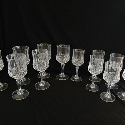 Set of 12 elegant and heavy glass stemware wine glasses