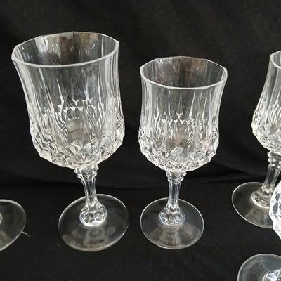Set of 12 elegant and heavy glass stemware wine glasses
