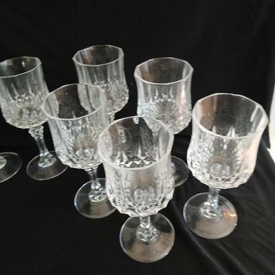 Set of 12 elegant and heavy glass stemware wine glasses