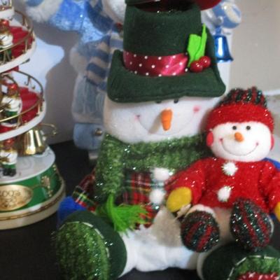 Christmas Figurines Avon Bear Band Striking Bell On Spiral Stairway