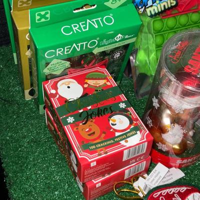 G209-Holiday Lot