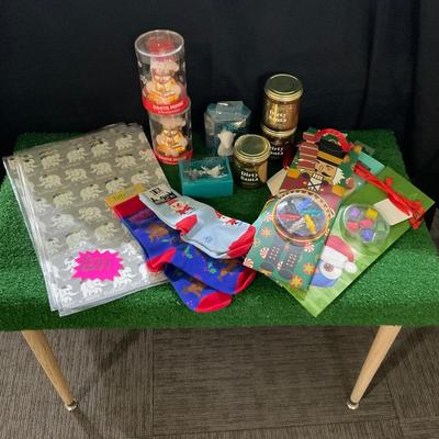 G211-Holiday Lot