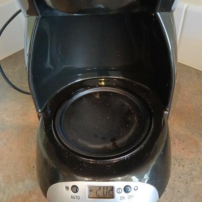 Hamilton Beach Electric programmable Coffee maker with Six coffee mugs