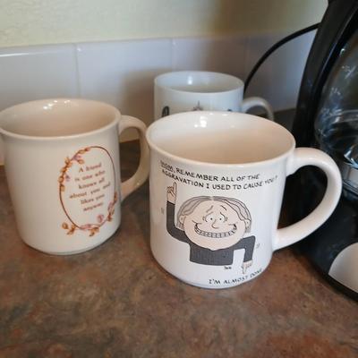 Hamilton Beach Electric programmable Coffee maker with Six coffee mugs