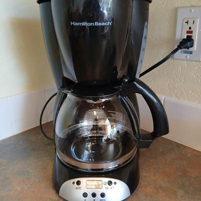Hamilton Beach Electric programmable Coffee maker with Six coffee mugs