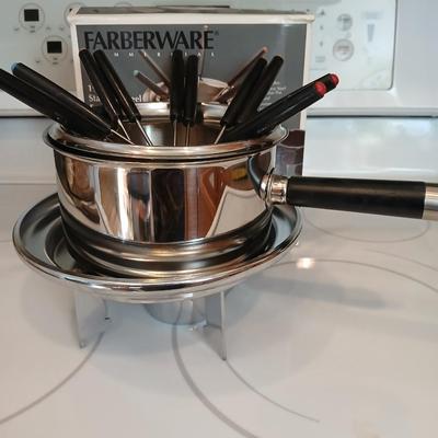 Farberware fondu set with sterno canned heat cooking fuel