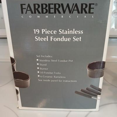 Farberware fondu set with sterno canned heat cooking fuel