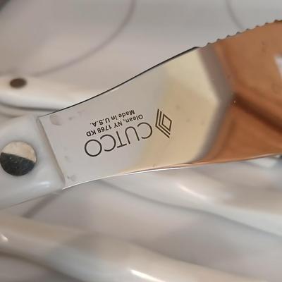 Cutco cutlery in knife block and Presto Pride electric Knife