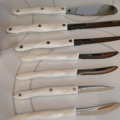 Cutco cutlery in knife block and Presto Pride electric Knife