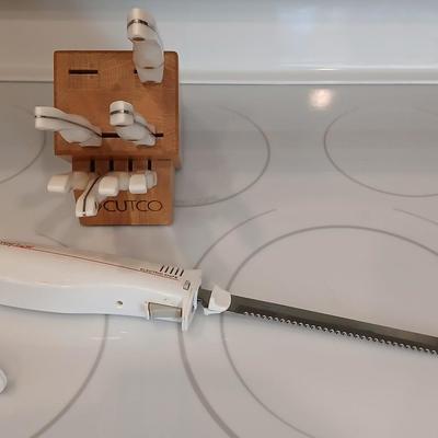 Cutco cutlery in knife block and Presto Pride electric Knife