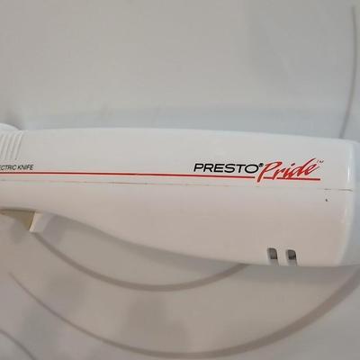 Cutco cutlery in knife block and Presto Pride electric Knife