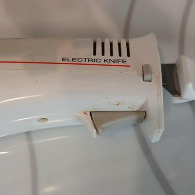 Cutco cutlery in knife block and Presto Pride electric Knife