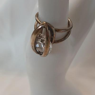 Sterling silver ring with stone in center - Art deco!