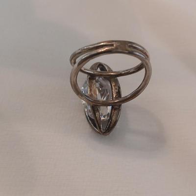 Sterling silver ring with stone in center - Art deco!