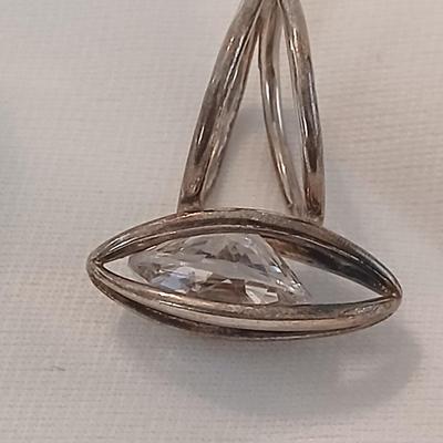 Sterling silver ring with stone in center - Art deco!