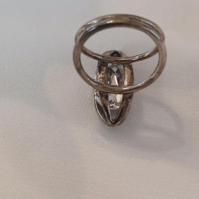 Sterling silver ring with stone in center - Art deco!