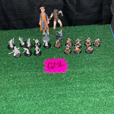 G236-Figures + Foam holders