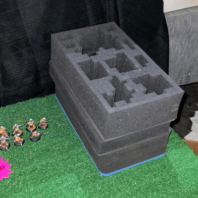 G236-Figures + Foam holders