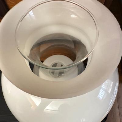 Beautiful Gold Toned Table Lamp