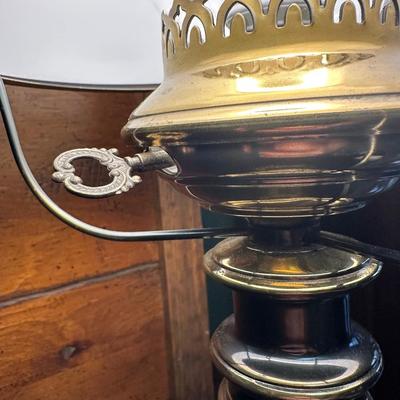 Beautiful Gold Toned Table Lamp