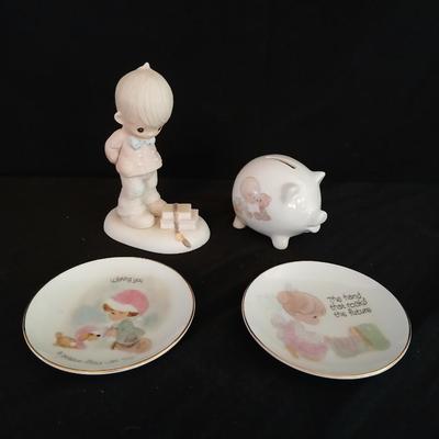 Enesco Precious Moments - Johnathan David " It's what's inside that counts" - Piggy bank - and two small plates