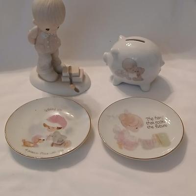 Enesco Precious Moments - Johnathan David " It's what's inside that counts" - Piggy bank - and two small plates