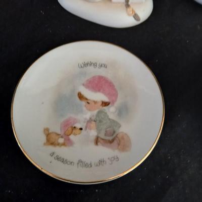 Enesco Precious Moments - Johnathan David " It's what's inside that counts" - Piggy bank - and two small plates